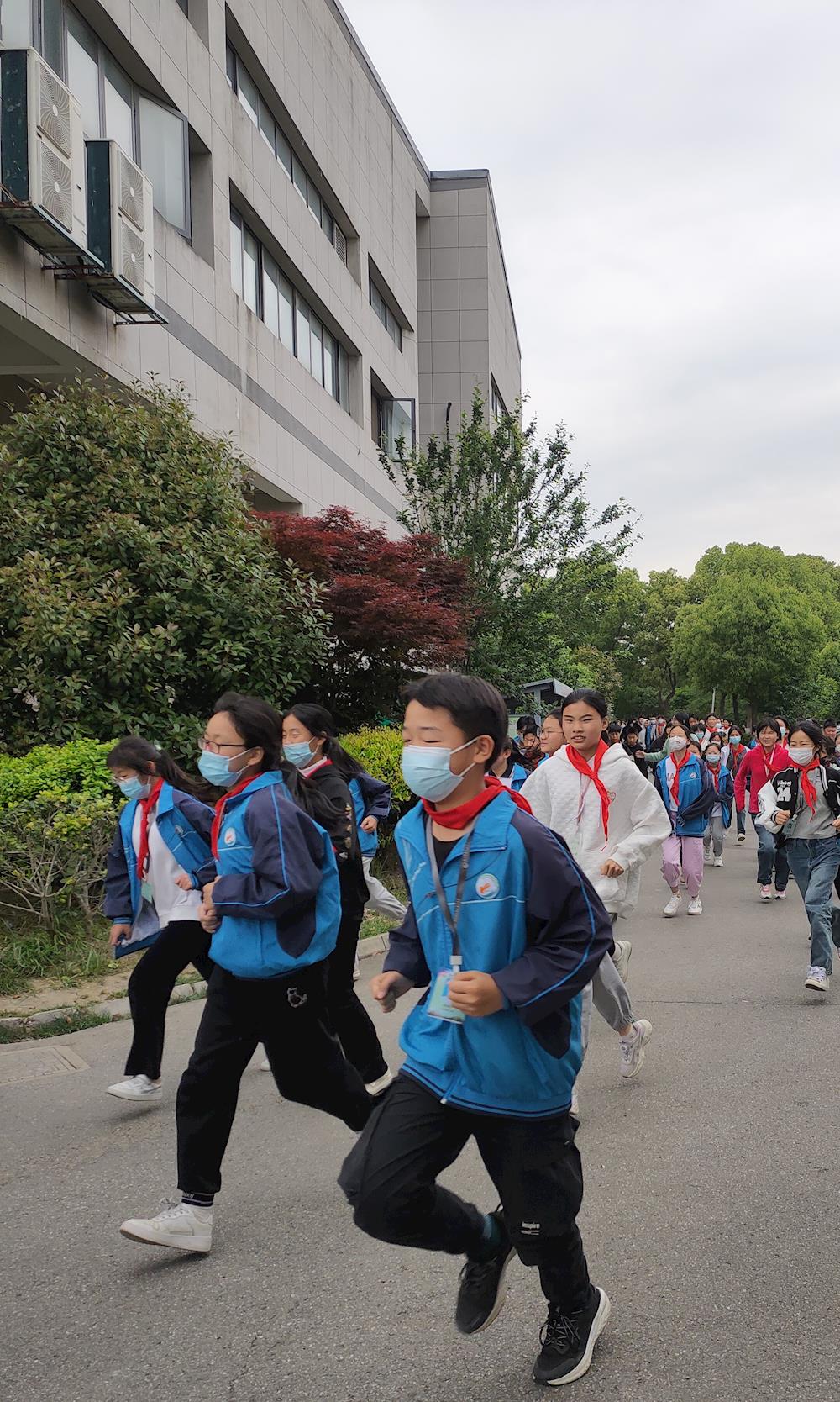 a6107ddb680e40e9a0effb3d06567513.jpg a6107ddb680e40e9a0effb3d06567513.jpg