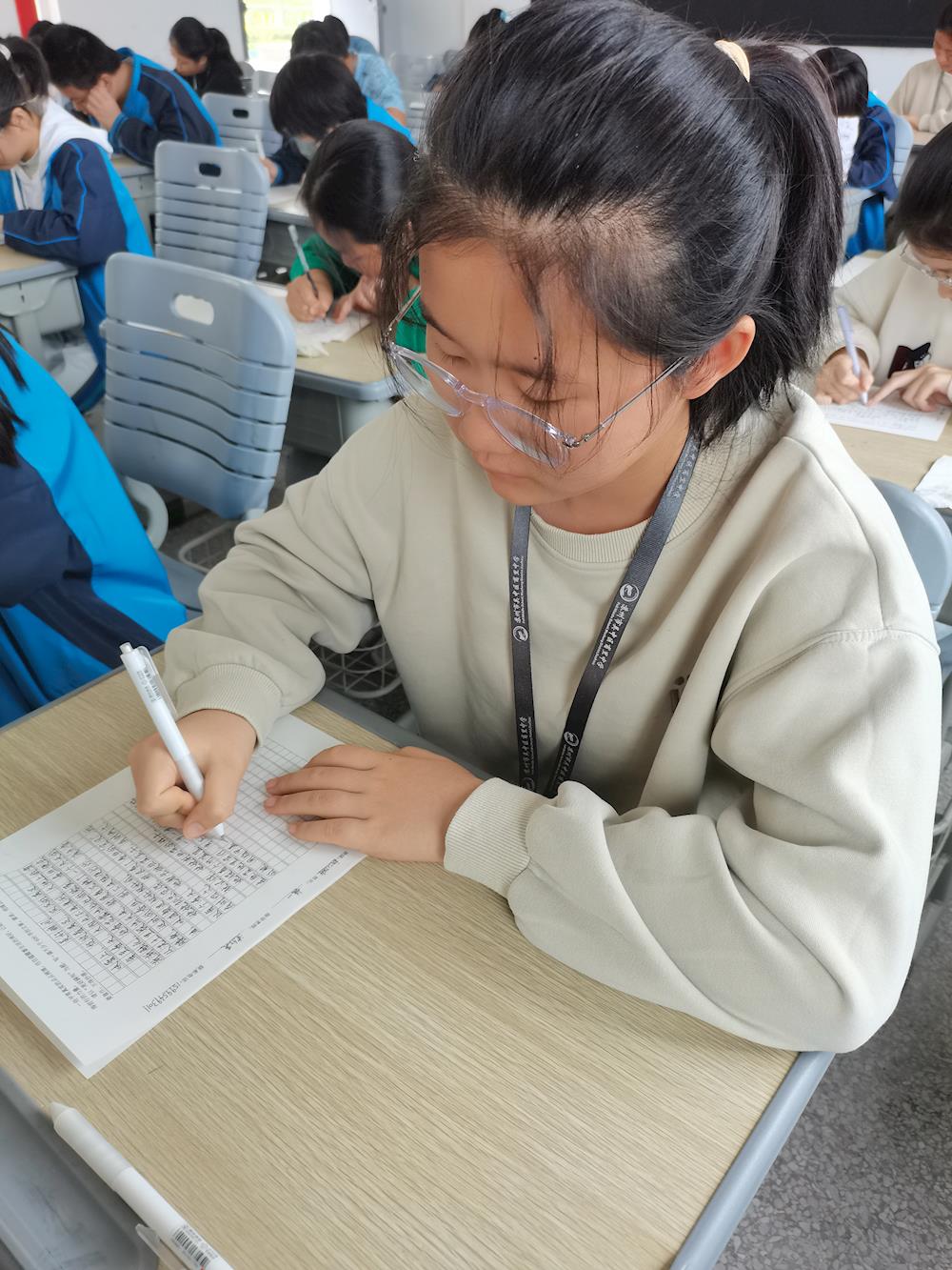 b63599519ea043d9bf38a1f5f8fbff2e.jpg b63599519ea043d9bf38a1f5f8fbff2e.jpg