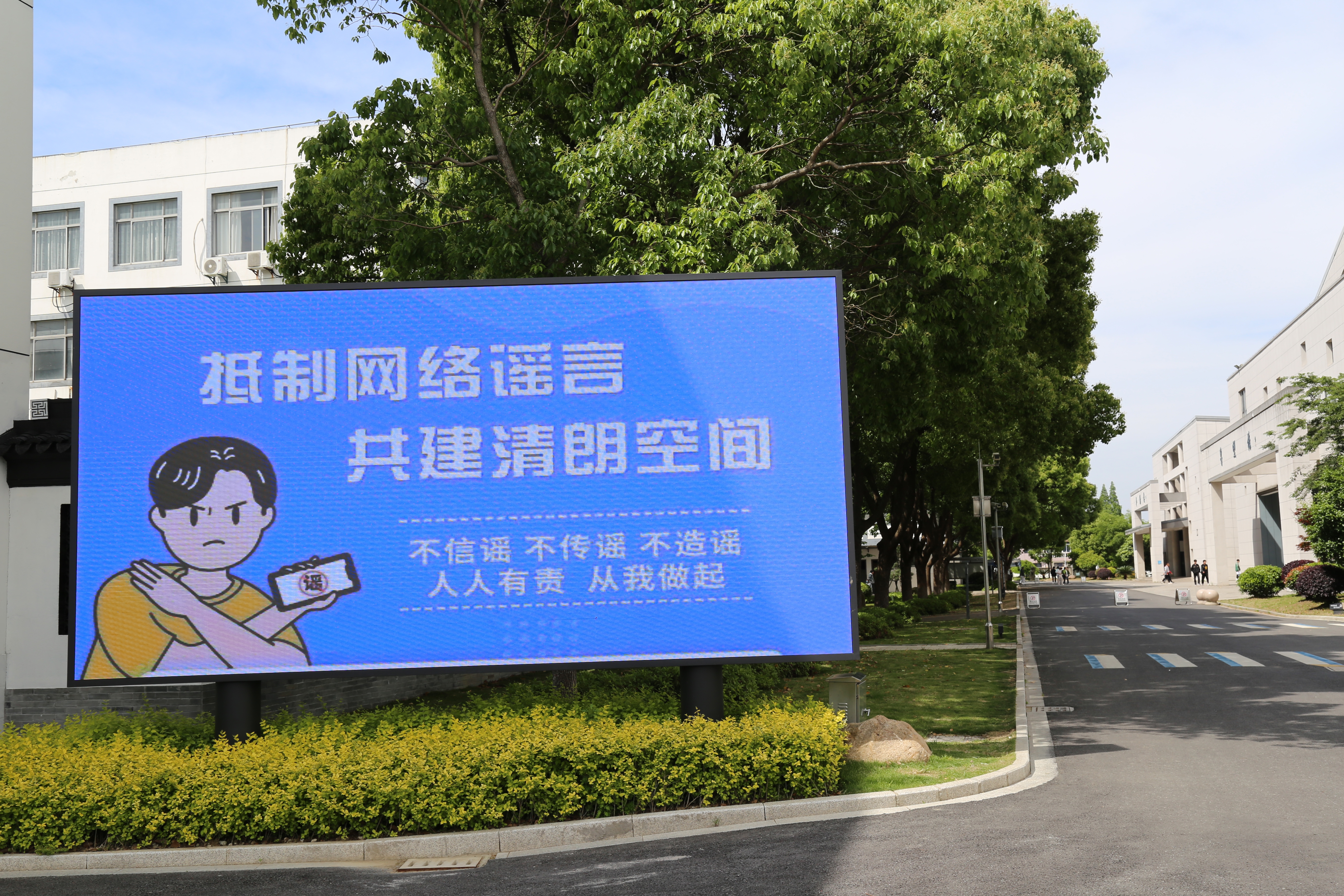 58bc3b4ef12f28747f3eb39bdcda153