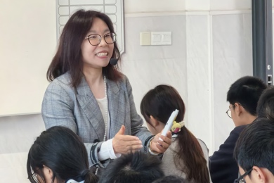 从重读中悟教育真谛 于研讨中探课堂新径      ——叶圣陶教育思想引领下的课堂教学研讨活动初中课例展示在甫里中学圆满举行