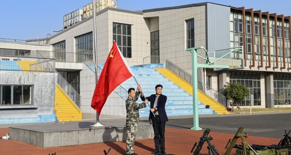 红色基因铸军魂 实践育人砺品格 ——记甫里中学初一年级爱国主义教育活动